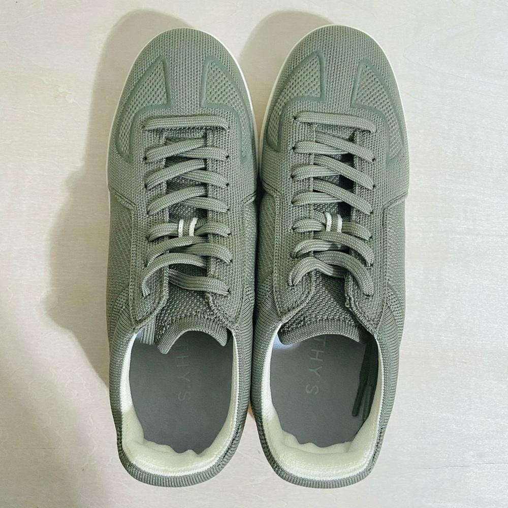 Rothy’s | RS01 Sneakers in Olive | M size 8 | BRAND NEW